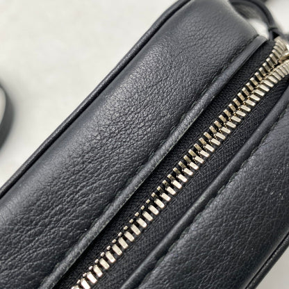 【中古品】【メンズ/レディース】 BALENCIAGA バレンシアガ 552372 EVERYDAY CAMERA BAG XS エヴリデイ カメラバッグ ショルダーバッグ 鞄 180-260503-kh-14-izu カラー：ブラック 万代Net店