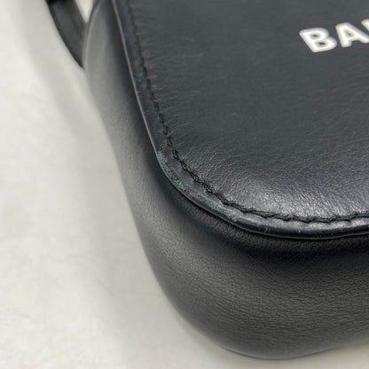 【中古品】【メンズ/レディース】 BALENCIAGA バレンシアガ 552372 EVERYDAY CAMERA BAG XS エヴリデイ カメラバッグ ショルダーバッグ 鞄 180-260503-kh-14-izu カラー：ブラック 万代Net店