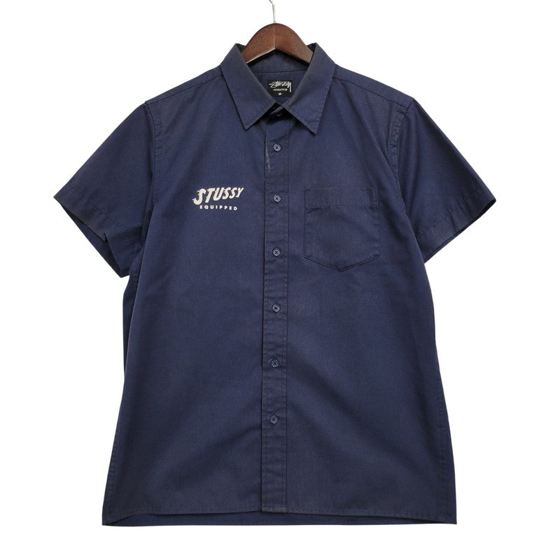 【中古品】【メンズ】 STUSSY ステューシー AUTHENTIC STUSSY EQUIPPED WORK SHIRT オーセンティック ワークシャツ 半袖 142-260513-as-02-izu サイズ：M カラー：ネイビー 万代Net店