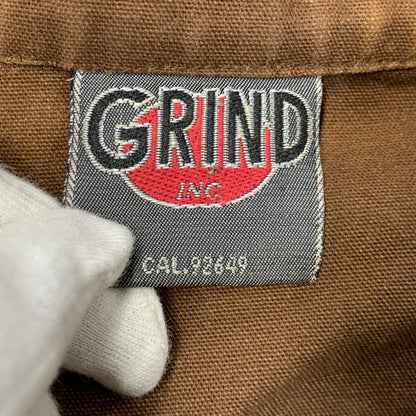 【現状渡し品】【メンズ】 GRIND グラインド 刺繍 FADE SWING TOP フェード スウィング トップ アウター 146-260517-cs-06-izu サイズ：不明 カラー：ブラウン 万代Net店
