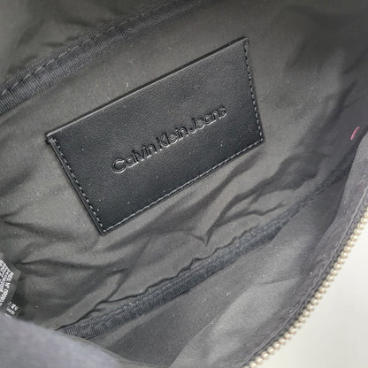 【中古品】【メンズ/レディース】 Calvin klein Jeans カルバンクラインジーンズ HH4106-UB1-OS モノグラムソフトウエストバッグ カバン 鞄 188-260516-as-42-izu サイズ：OS カラー：ブラック 万代Net店