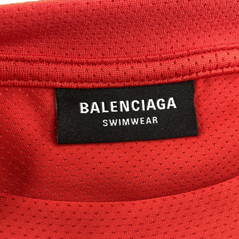 【中古品】【メンズ】 BALENCIAGA バレンシアガ SWIMWEAR TECHNICAL MESH SWIM T-SHIRT 857027 テクニカル メッシュ スイムTシャツ 半袖 トップス 141-260506-as-20-izu サイズ：L カラー：レッド 万代Net店