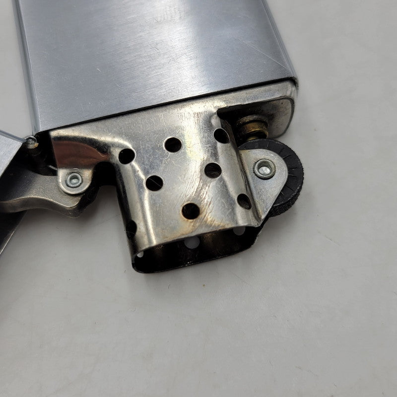 【中古品】【メンズ/レディース】 ZIPPO ジッポ THE PETTY GIRL OIL LIGHTER ペティガール オイルライター 喫煙具 206-260516-as-40-izu カラー：シルバー 万代Net店