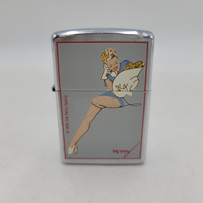 【中古品】【メンズ/レディース】 ZIPPO ジッポ THE PETTY GIRL OIL LIGHTER ペティガール オイルライター 喫煙具 206-260516-as-40-izu カラー：シルバー 万代Net店