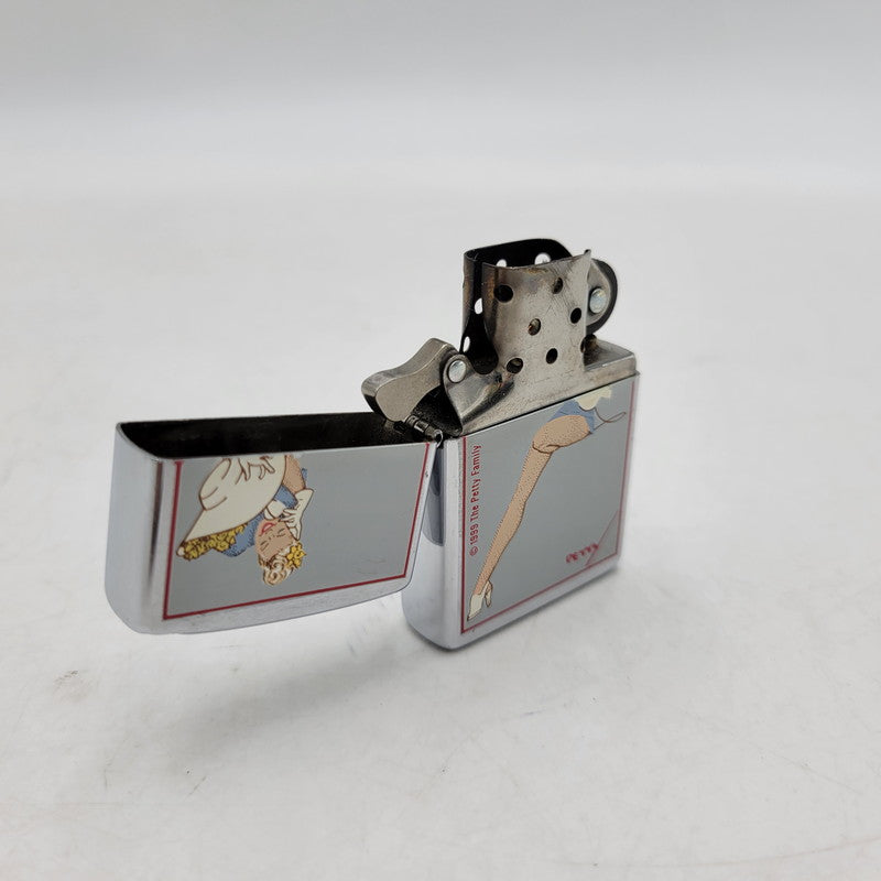 【中古品】【メンズ/レディース】 ZIPPO ジッポ THE PETTY GIRL OIL LIGHTER ペティガール オイルライター 喫煙具 206-260516-as-40-izu カラー：シルバー 万代Net店