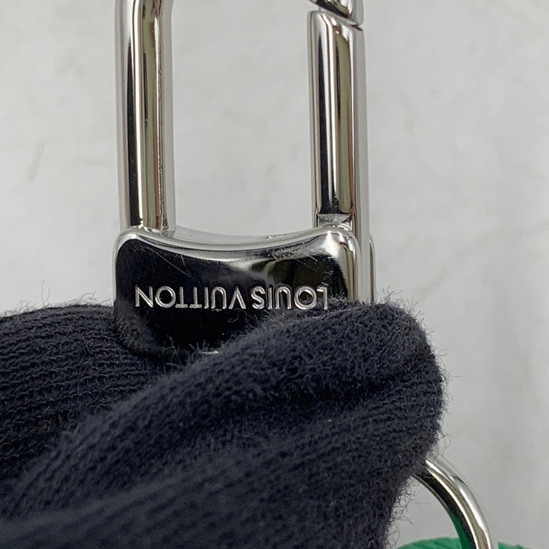 【中古品】【メンズ/レディース】 LOUIS VUITTON ルイ・ヴィトン M01746 RM4213 LV CIRCLE BAG CHARM & KEY HOLDER VERT サークル バッグ チャーム キーホルダー 服飾雑貨 179-260506-cs-04-izu カラー：シルバー×グリーン 万代Net店