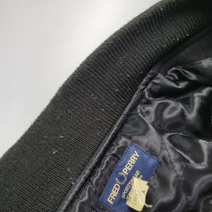 【現状渡し品】【メンズ】 FRED PERRY フレッドペリー スポーツ ウェア 90S 日本製 PATCH EMBROIDERY WOOL パッチ エンブロイダリー ウール × LEATHER STADIUM JACKET レザー スタジアム ジャケット アウター 146-260507-ya-03-izu サイズ：L カラー：BLACK×BEIGE 万代Net店