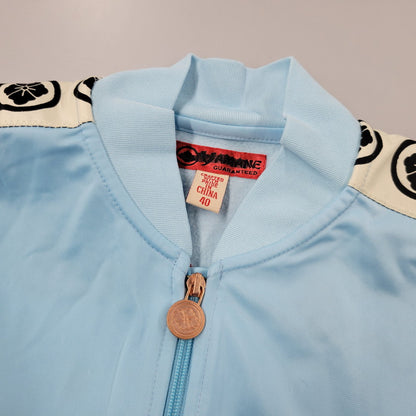 【中古品】【メンズ】 YAMANE ヤマネ 家紋×バス DOWLICK 刺繍 SIDE LINE TRACK JACKET サイドライン トラック ジャケット 145-260509-cs-18-izu サイズ：40 カラー：ライトブルー 万代Net店