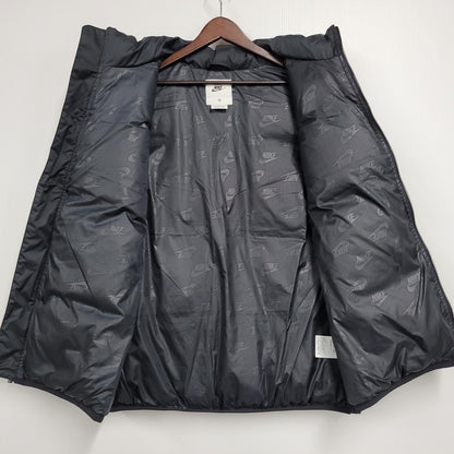 【中古美品】【メンズ】 NIKE ナイキ FB7374-010 M CLUB PUFFER VEST クラブ パファー ベスト アウター 148-260509-cs-30-izu サイズ：XL カラー：ブラック 万代Net店