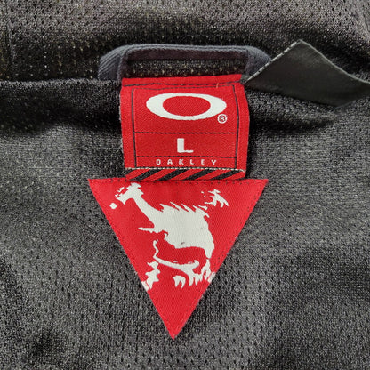 【中古品】【メンズ】 OAKLEY オークリー 赤タグ 90～00’S SNOWBOARD JACKET スノーボード ジャケット アウター 146-260510-ya-03-izu サイズ：L カラー：BLACK 万代Net店