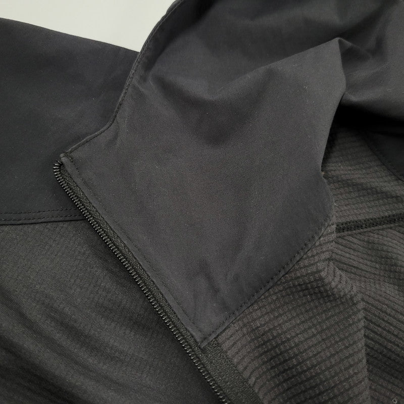 【中古美品】【メンズ】 ARC'TERYX アークテリクス KONSEAL SL PULLOVER HOODY M X000009807 コンシール SL プルオーバー フーディ パーカー 144-260512-as-11-izu サイズ：L カラー：ブラック 万代Net店
