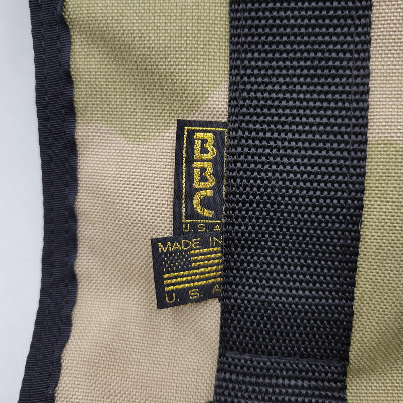 【中古品】【メンズ/レディース】 BIG BAG COMPANY ビッグバッグカンパニー 2WAY BAG CAMO リュック ショルダー バッグ カモ USA製 カバン 鞄 188-260522-as-17-izu カラー：マルチカラー 万代Net店