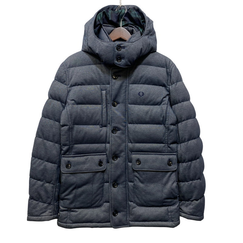 【中古品】【メンズ】 FRED PERRY フレッドペリー F2405 HOODED DOWN JACKET フーデッド ダウン ジャケット アウター 141-260712-ya-09-izu サイズ：M カラー：ネイビー 万代Net店