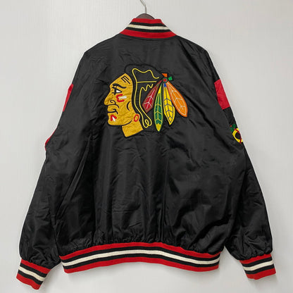 【中古品】【メンズ】 NHL ナショナルホッケーリーグ BLACKHAWKS NYLON STADIUM JACKET ブラックホークス ナイロン スタジアム ジャケット アウター 146-260522-kh-12-izu サイズ：XXL カラー：ブラック×レッド 万代Net店