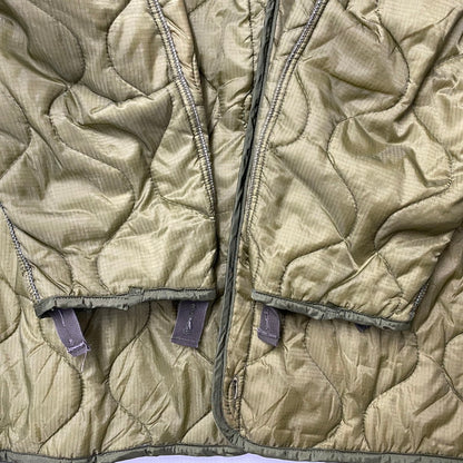 【中古品】【メンズ】 USED DLA100-83-C-0712 M-65 QUILTING LINER キルティング ライナー アウター 146-260522-kh-13-izu サイズ：M カラー：オリーブ 万代Net店