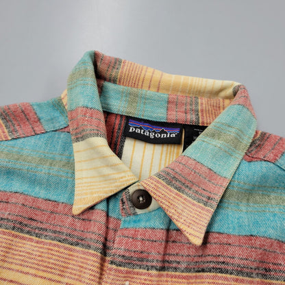 【中古品】【メンズ】 patagonia パタゴニア BLANKET STRIPE SHIRT ブランケット ストライプ シャツ ポルトガル製 長袖 トップス 144-260512-as-08-izu サイズ：S カラー：SAFFRON 万代Net店