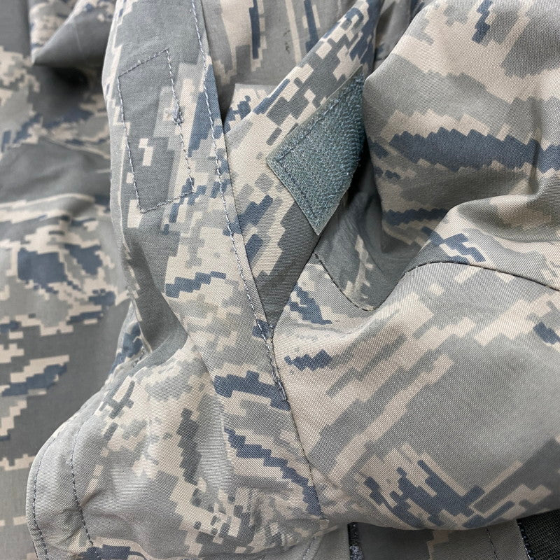 【中古品】【メンズ】 U.S AIR FORCE ユーエス・エアフォース 8415-01-547-3512 APECS エイペックス ABU DIGITAL TIGER GORE-TEX PARKA デジタル タイガー ゴアテックス パーカ アウター 146-260515-ya-08-izu サイズ：M-R カラー：マルチ 万代Net店