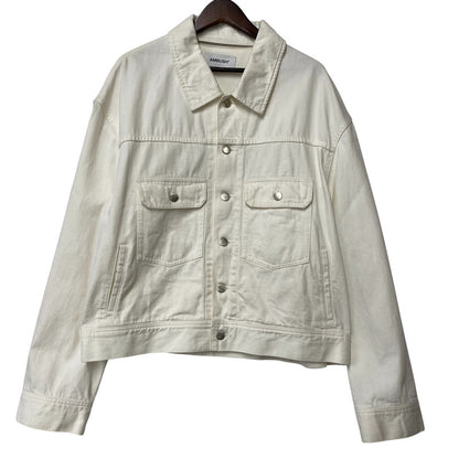 【中古品】【メンズ】 AMBUSH アンブッシュ 12111796 21SS LOGO CROP DENIM JACKET ロゴ クロップ デニム ジャケット アウター 142-260515-ya-10-izu サイズ：2 カラー：WHITE 万代Net店
