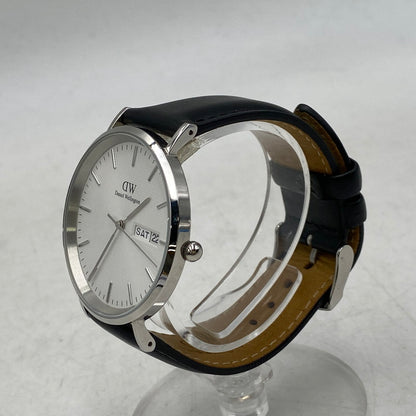 【中古品】【メンズ/レディース】 DANIEL WELLINGTON ダニエル ウェリントン DW00100832 CLASSIC DAY DATE QUARTZ クラシック デイデイト クオーツ 腕時計 時計 198-260525-ya-08-izu カラー：白×黒 万代Net店