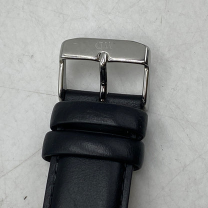 【中古品】【メンズ/レディース】 DANIEL WELLINGTON ダニエル ウェリントン DW00100832 CLASSIC DAY DATE QUARTZ クラシック デイデイト クオーツ 腕時計 時計 198-260525-ya-08-izu カラー：白×黒 万代Net店