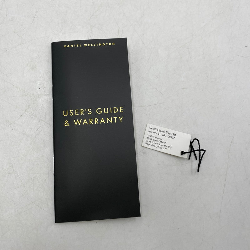 【中古品】【メンズ/レディース】 DANIEL WELLINGTON ダニエル ウェリントン DW00100832 CLASSIC DAY DATE QUARTZ クラシック デイデイト クオーツ 腕時計 時計 198-260525-ya-08-izu カラー：白×黒 万代Net店