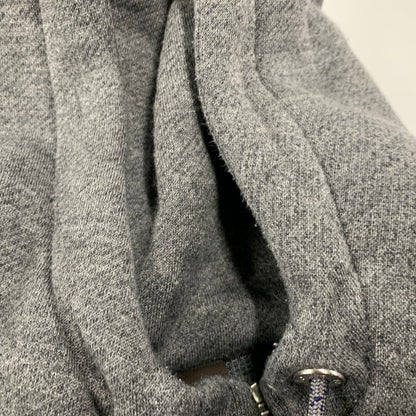 【中古品】【メンズ】 LOUIS VUITTON ルイ・ヴィトン LV LOGO LEATHER PATCH ZIPUP HOODED SWEAT SHIRT RM142Q H6Y51WJUH LVロゴ レザーパッチ ジップアップ フーディー パーカー 179-260516-as-11-izu サイズ：M カラー：グレー 万代Net店