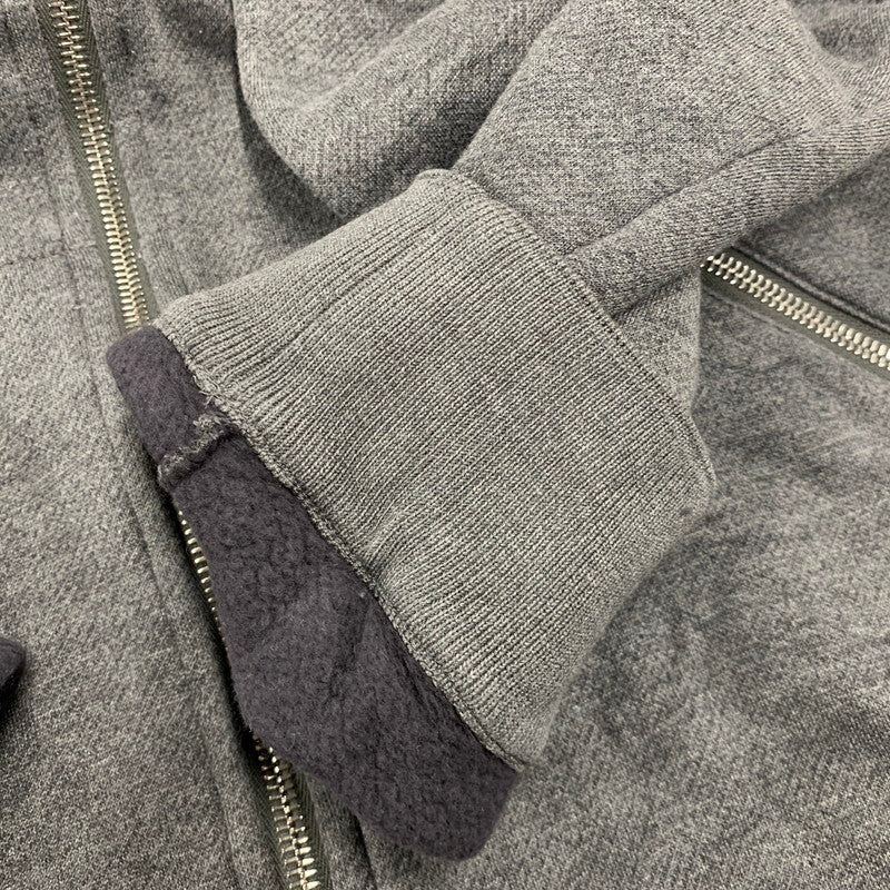 【中古品】【メンズ】 LOUIS VUITTON ルイ・ヴィトン LV LOGO LEATHER PATCH ZIPUP HOODED SWEAT SHIRT RM142Q H6Y51WJUH LVロゴ レザーパッチ ジップアップ フーディー パーカー 179-260516-as-11-izu サイズ：M カラー：グレー 万代Net店