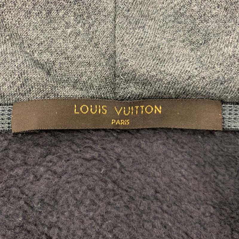 【中古品】【メンズ】 LOUIS VUITTON ルイ・ヴィトン LV LOGO LEATHER PATCH ZIPUP HOODED SWEAT SHIRT RM142Q H6Y51WJUH LVロゴ レザーパッチ ジップアップ フーディー パーカー 179-260516-as-11-izu サイズ：M カラー：グレー 万代Net店