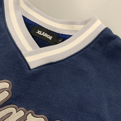 【中古品】【メンズ】 XLARGE エクストララージ 101233012017 BASEBALL LOGO EMBROIDERED V NECK SWEATSHIRT ベースボール ロゴ エンブロイダード Vネック スウェットシャツ トップス 長袖 142-260526-ya-07-izu サイズ：L カラー：ネイビー 万代Net店