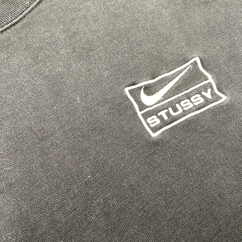 【中古品】【メンズ】 NIKE × STUSSY ナイキ×ステューシー WASHED FLEECE CREWNECK SWEAT SHIRT ウォッシュド クルーネック スウェットシャツ トップス 長袖 142-260518-cs-09-izu サイズ：L カラー：ブラック 万代Net店