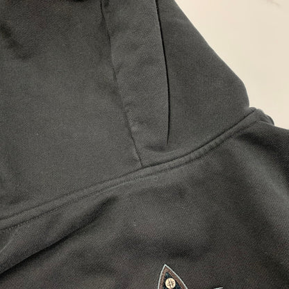 【中古品】【メンズ】 SUPPLIER サプライヤー CROSS LOGO HOODED SWEATSHIRT クロス ロゴ フーデッド スウェットシャツ パーカー トップス 142-260518-kh-02-izu サイズ：M カラー：ブラック 万代Net店