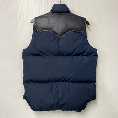 【中古品】【メンズ】 ROCKY MOUNTAIN FEATHERBED ロッキーマウンテンフェザーベッド WESTERN YOKE DOWN VEST ウエスタン ヨーク ダウン ベスト アウター 145-260518-cs-11-izu サイズ：38 カラー：ネイビー 万代Net店