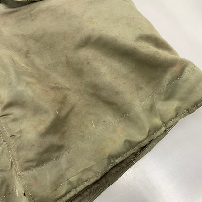 【現状渡し品】【メンズ】 U.S.AIR FORCE ユーエスエアフォース COYOTE FUR CONMAR ZIP コヨーテファー コンマ―ジップ 黒タグ SKYLINE CLOTHING社製 60S N-3B FLIGHT JACKET フライト ジャケット アウター 146-260518-cs-10-izu サイズ：不明 カラー：カーキ 万代Net店