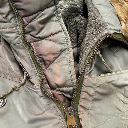 【現状渡し品】【メンズ】 U.S.AIR FORCE ユーエスエアフォース COYOTE FUR CONMAR ZIP コヨーテファー コンマ―ジップ 黒タグ SKYLINE CLOTHING社製 60S N-3B FLIGHT JACKET フライト ジャケット アウター 146-260518-cs-10-izu サイズ：不明 カラー：カーキ 万代Net店