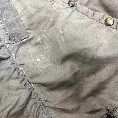 【現状渡し品】【メンズ】 U.S.AIR FORCE ユーエスエアフォース COYOTE FUR CONMAR ZIP コヨーテファー コンマ―ジップ 黒タグ SKYLINE CLOTHING社製 60S N-3B FLIGHT JACKET フライト ジャケット アウター 146-260518-cs-10-izu サイズ：不明 カラー：カーキ 万代Net店