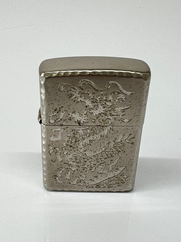 【中古品】【メンズ/レディース】 ZIPPO ジッポ DORAGON DESIGN ドラゴンデザイン シリアルナンバー入り オイルライター 喫煙具 2010年製造 インサイドユニット 2010年製 178-260703-kk-04-hon カラー：シルバー 万代Net店