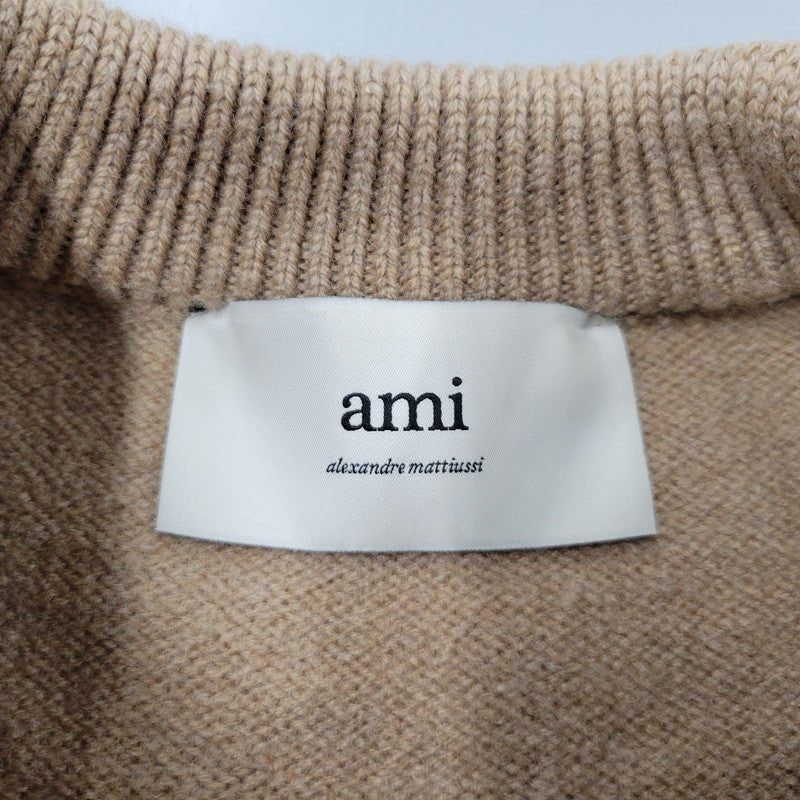 【中古品】【メンズ】 AMI ALEXANDRE MATTIUSSI アミアレクサンドレマチウシ UKS006.018 RED ADC SWEATER レッド エーディーシー セーター トップス 長袖 141-260522-cs-17-izu サイズ：M カラー：ベージュ 万代Net店