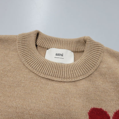 【中古品】【メンズ】 AMI ALEXANDRE MATTIUSSI アミアレクサンドレマチウシ UKS006.018 RED ADC SWEATER レッド エーディーシー セーター トップス 長袖 141-260522-cs-17-izu サイズ：M カラー：ベージュ 万代Net店