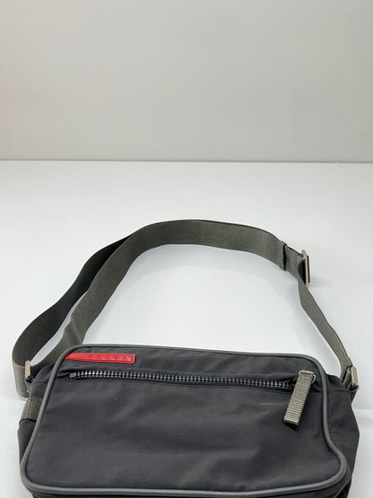 【現状渡し品】【メンズ】 PRADA SPORTS プラダ スポーツ CROSSBODY BAG 4V0454 クロスボディバッグ カバン ショルダーバッグ 178-260703-kk-03-hon カラー：グレー系 万代Net店