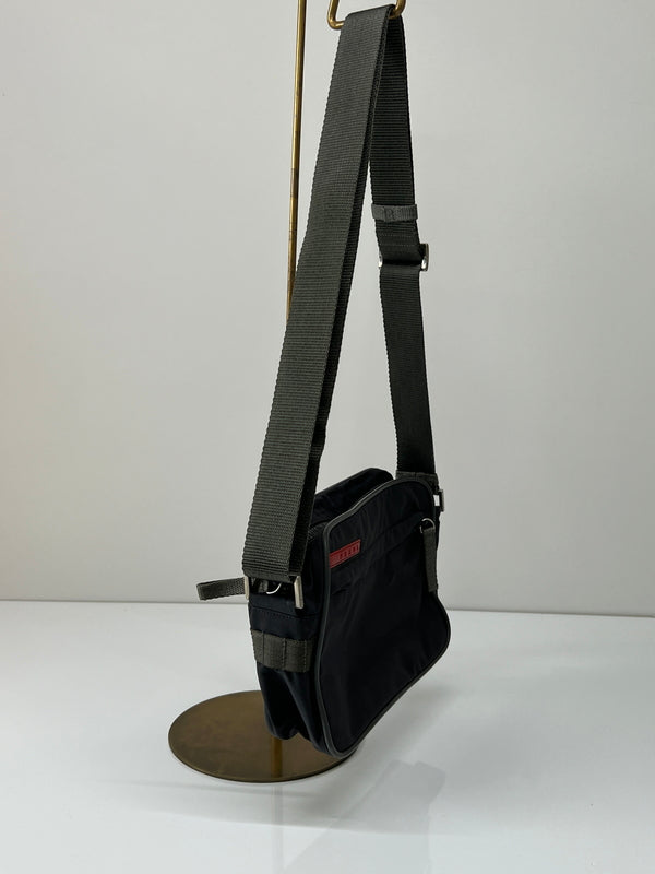 【現状渡し品】【メンズ】 PRADA SPORTS プラダ スポーツ CROSSBODY BAG 4V0454 クロスボディバッグ カバン ショルダーバッグ 178-260703-kk-03-hon カラー：グレー系 万代Net店