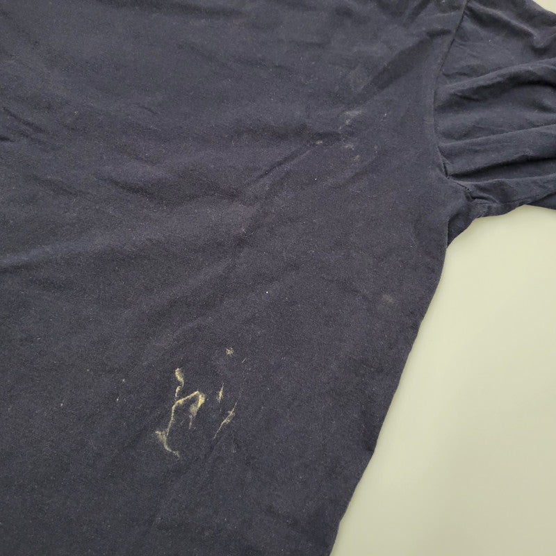 【現状渡し品】【メンズ】 SKY 燃えよドラゴンPRINT SS TEE プリント ショートスリーブ ティー トップス 半袖 146-260522-cs-15-izu サイズ：L カラー：ネイビー 万代Net店