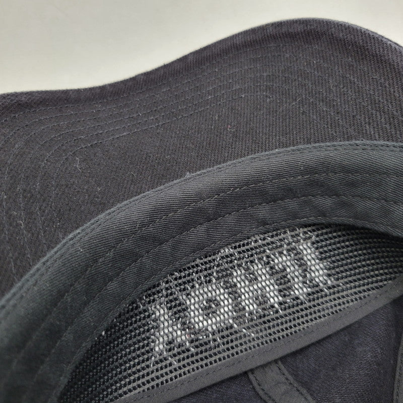 【中古品】【メンズ/レディース】 Supreme シュプリーム × Y'S BY YOHJI YAMAMOTO ワイズ ヨウジヤマモト GROMMET 6-PANEL グロメット 6 パネル キャップ 帽子 185-260526-as-04-izu サイズ：ONE SIZE（58cm） カラー：ブラック 万代Net店