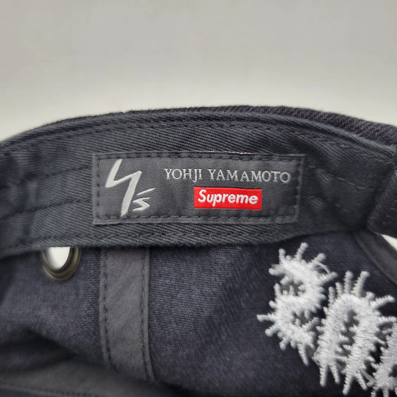 【中古品】【メンズ/レディース】 Supreme シュプリーム × Y'S BY YOHJI YAMAMOTO ワイズ ヨウジヤマモト GROMMET 6-PANEL グロメット 6 パネル キャップ 帽子 185-260526-as-04-izu サイズ：ONE SIZE（58cm） カラー：ブラック 万代Net店
