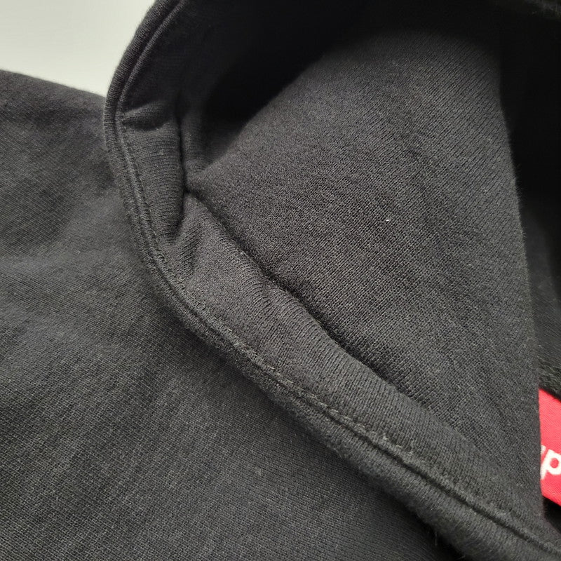 【中古品】【メンズ】 Supreme シュプリーム CLASSIC SCRIPT HOODED SWEATSHIRT クラシック スクリプト フーデッド スウェットシャツ パーカー 149-260526-as-12-izu サイズ：L カラー：ブラック 万代Net店