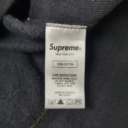 【中古品】【メンズ】 Supreme シュプリーム CLASSIC SCRIPT HOODED SWEATSHIRT クラシック スクリプト フーデッド スウェットシャツ パーカー 149-260526-as-12-izu サイズ：L カラー：ブラック 万代Net店