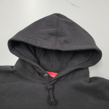 【中古品】【メンズ】 Supreme シュプリーム CLASSIC SCRIPT HOODED SWEATSHIRT クラシック スクリプト フーデッド スウェットシャツ パーカー 149-260526-as-12-izu サイズ：L カラー：ブラック 万代Net店