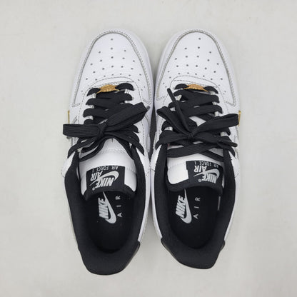【中古品】【レディース】 NIKE ナイキ WMNS AIR FORCE 1 '07 MINI JEWEL IB6543-101 ウィメンズ エア フォース 1 '07 ミニ ジュエル スニーカー 靴 166-260529-as-04-izu サイズ：23.5cm カラー：ホワイト×ブラック 万代Net店
