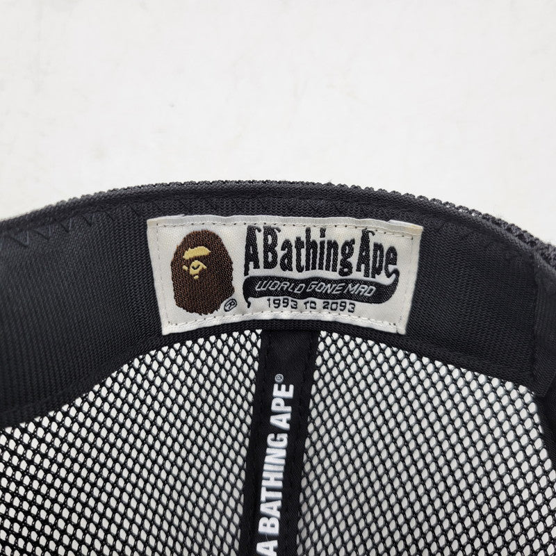 【中古品】【メンズ/レディース】 A BATHING APE アベイシングエイプ 001CPL802002L CRYSTAL STONE STA LOGO MESH CAP クリスタル ストーン ロゴ メッシュ キャップ 帽子 185-260530-kh-01-izu サイズ：F カラー：ブラック 万代Net店
