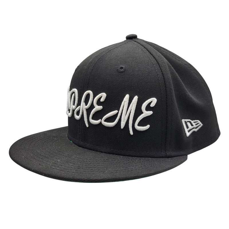 【中古品】【メンズ/レディース】 SUPREME シュプリーム 23SS SCRIPT NEW ERA CAP スクリプト ニューエラ キャップ 帽子 185-260603-cs-01-izu サイズ：7 3/4 カラー：ブラック 万代Net店