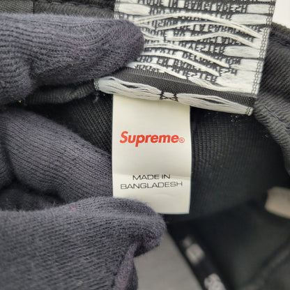 【中古品】【メンズ/レディース】 SUPREME シュプリーム 23SS SCRIPT NEW ERA CAP スクリプト ニューエラ キャップ 帽子 185-260603-cs-01-izu サイズ：7 3/4 カラー：ブラック 万代Net店